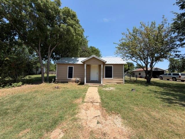 105 2nd Valley View, TX 76272 - Photo 8 of 17