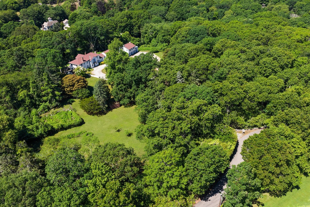 20 Browning Road Westerly, RI 02891 - Photo 8 of 10 Gallery Image 8