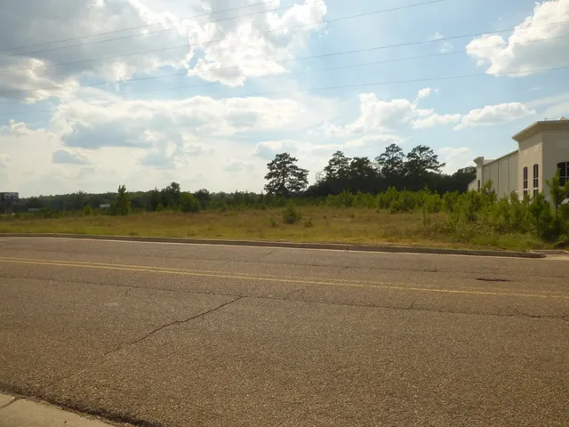 $300,000 | Anna Drive, McComb, MS 39648