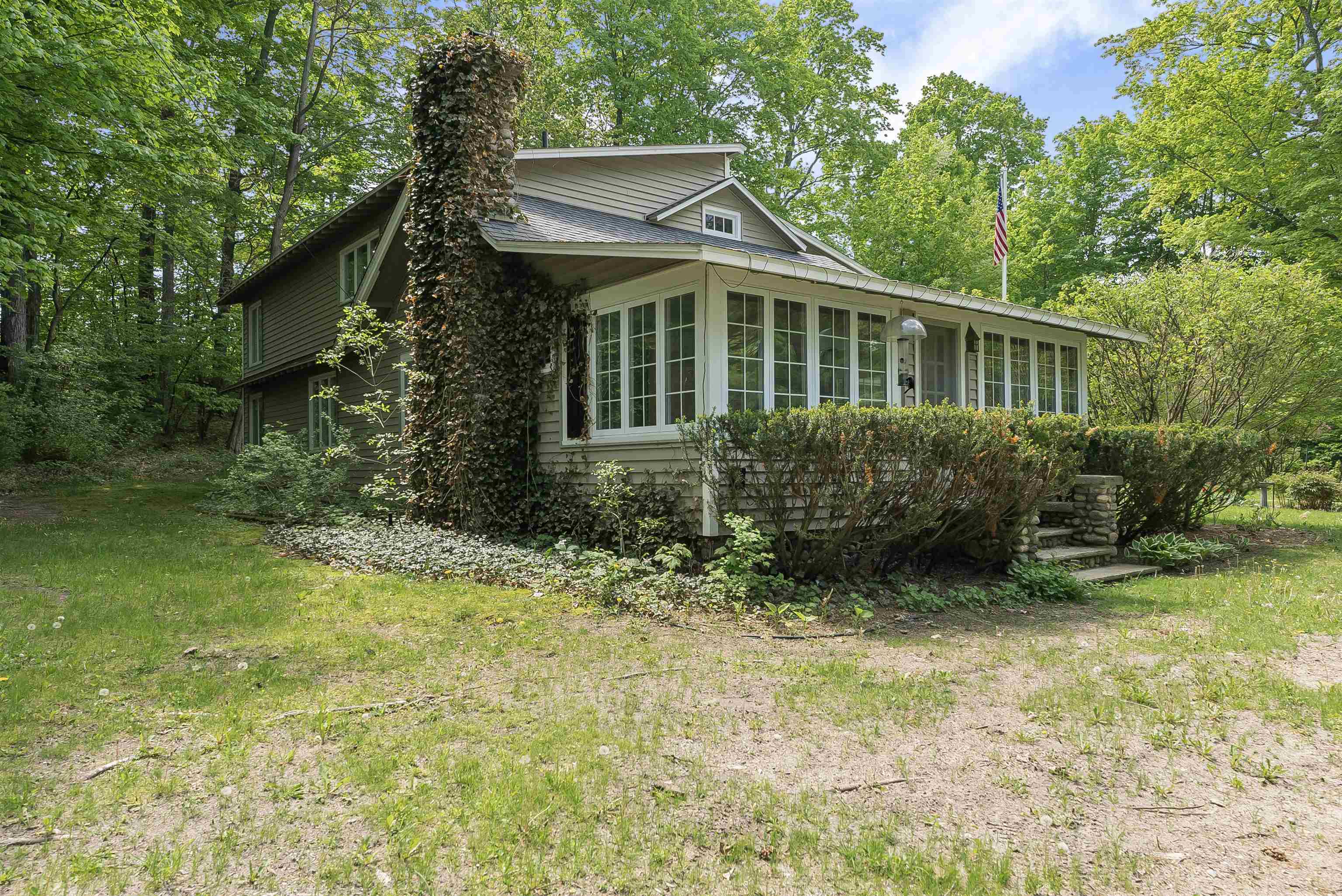 737 South Stony Point Road Suttons Bay, MI 49682 - Photo 9 of 40