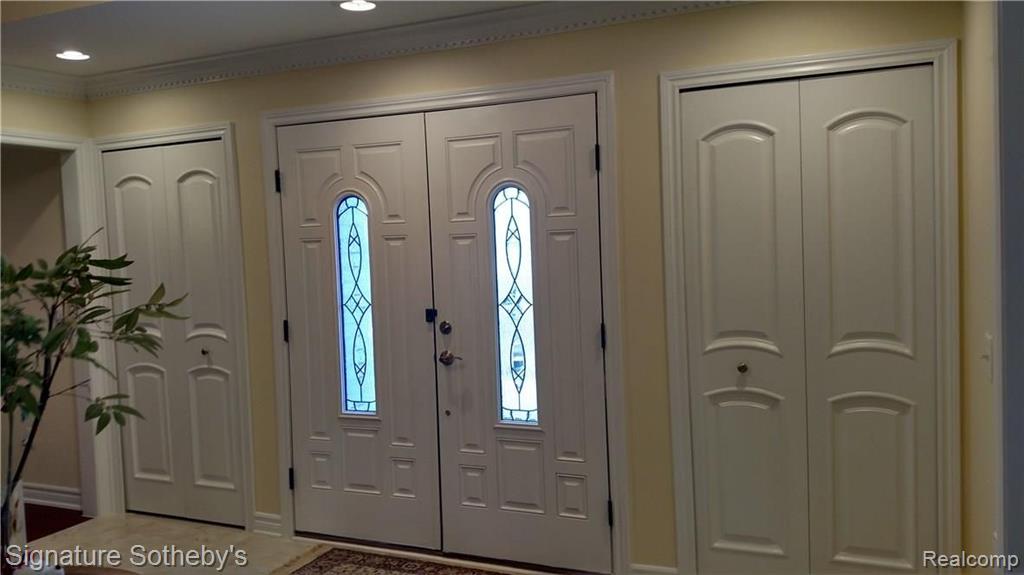 1606 North Kilburn Road Rochester, MI 48306 - Photo 3 of 27