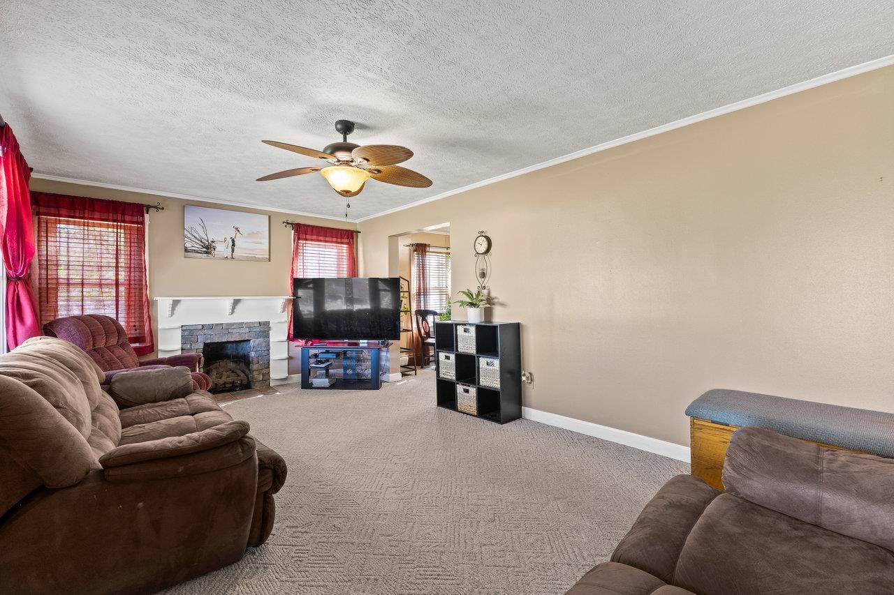 1334 Maryland Avenue Shenandoah, VA 22849 - Photo 9 of 73 Gallery Image 9