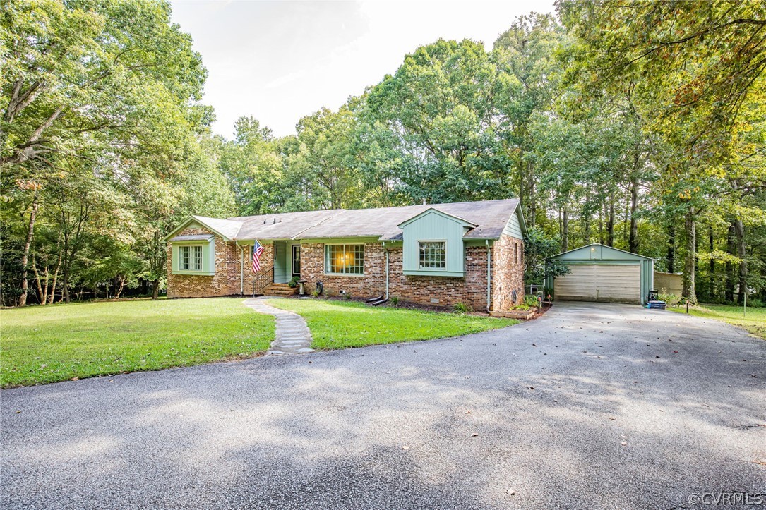 8301 Elkhardt Road North Chesterfield, VA 23235 - Photo 6 of 35 Gallery Image 6