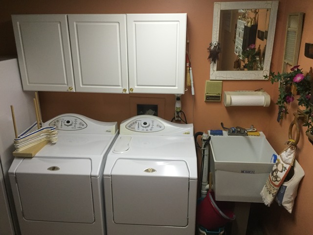 1619 Riverside Drive McHenry, IL 60050 - Photo 11 of 25 a utility room with dryer and washer