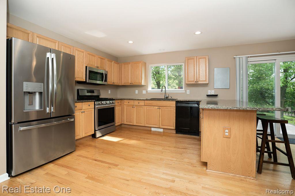 2817 Long Meadow Lane Rochester Hills, MI 48307 - Photo 12 of 57