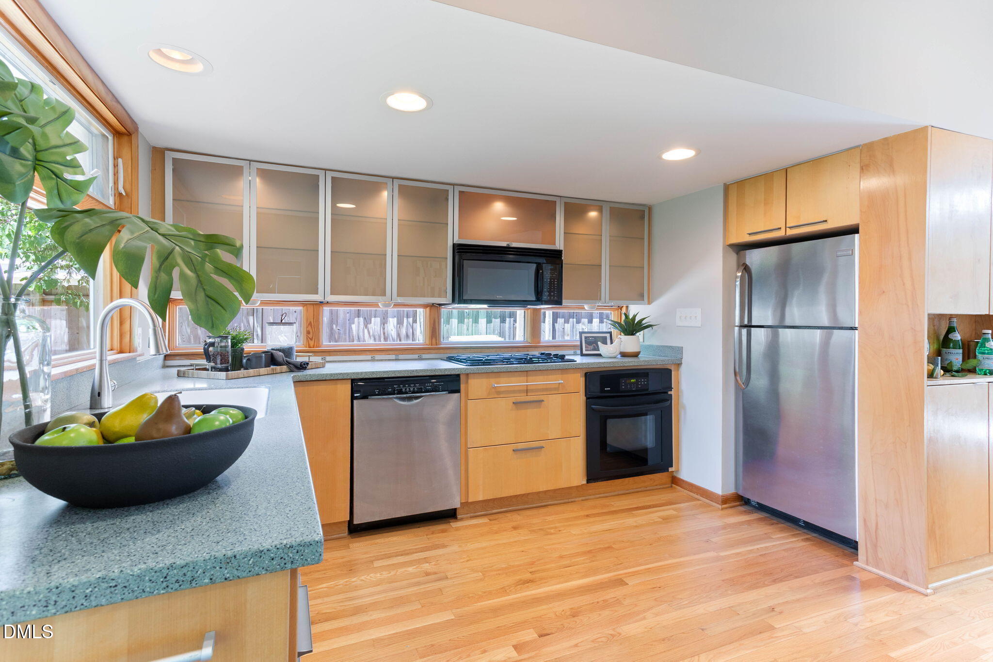 709 West North Street Raleigh, NC 27603 - Photo 13 of 47 25-web-or-mls-IMG_3674