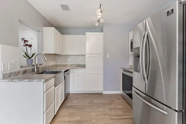 $599,000 | 1245 Lakefront Drive, Charleston, SC 29412