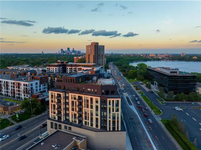 $6,795 | 3012 Excelsior Boulevard, Unit 805, Minneapolis, MN 55416