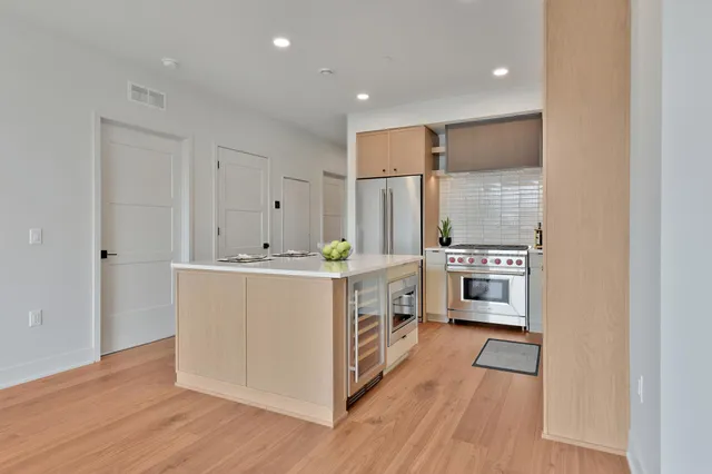 $6,795 | 3012 Excelsior Boulevard, Unit 805, Minneapolis, MN 55416