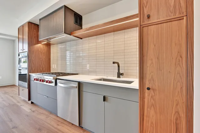 $6,795 | 3012 Excelsior Boulevard, Unit 805, Minneapolis, MN 55416