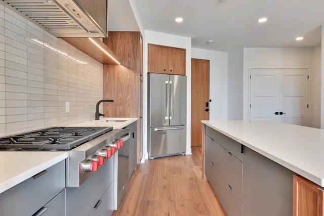 $6,795 | 3012 Excelsior Boulevard, Unit 805, Minneapolis, MN 55416