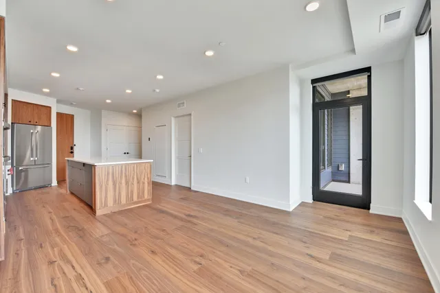 $6,795 | 3012 Excelsior Boulevard, Unit 805, Minneapolis, MN 55416