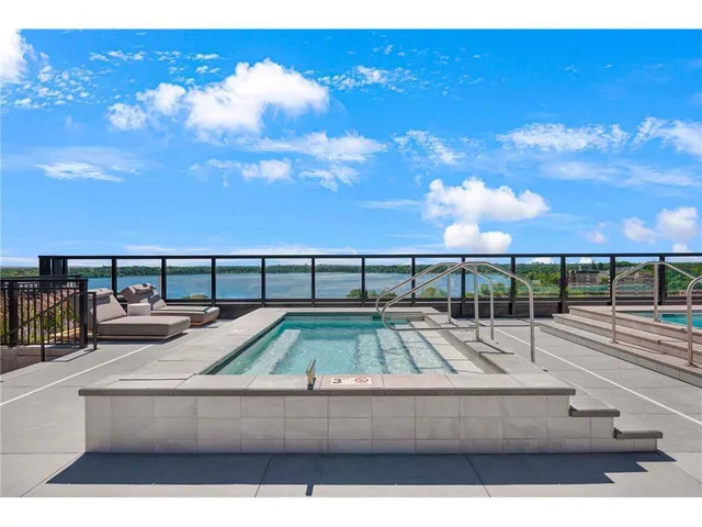 $6,795 | 3012 Excelsior Boulevard, Unit 805, Minneapolis, MN 55416