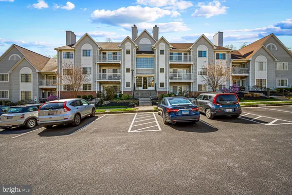 $330,000 | 9 Tintern Court, Unit 103, Lutherville-Timonium, MD 21093