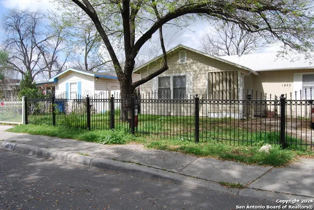 $1,300 | 1823 Clower, San Antonio, TX 78201