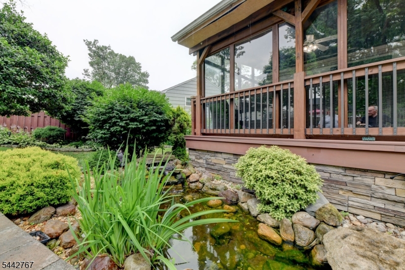 835 Colonial Arms Road Union, NJ 07083 - Photo 33 of 39