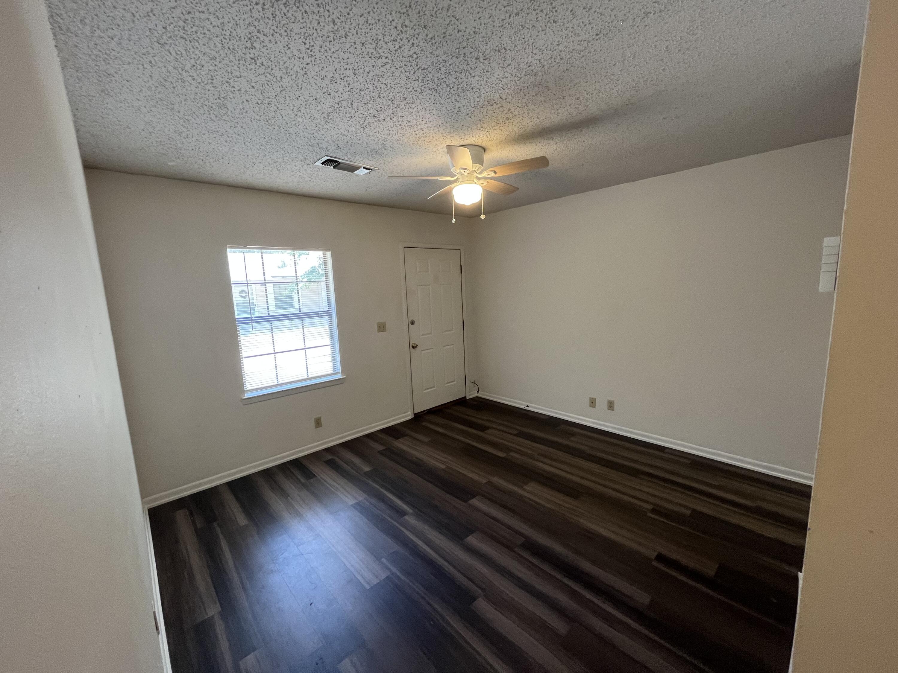 361 Satsuma Road, Unit A & B Niceville, FL 32578 - Photo 4 of 14 Gallery Image 4