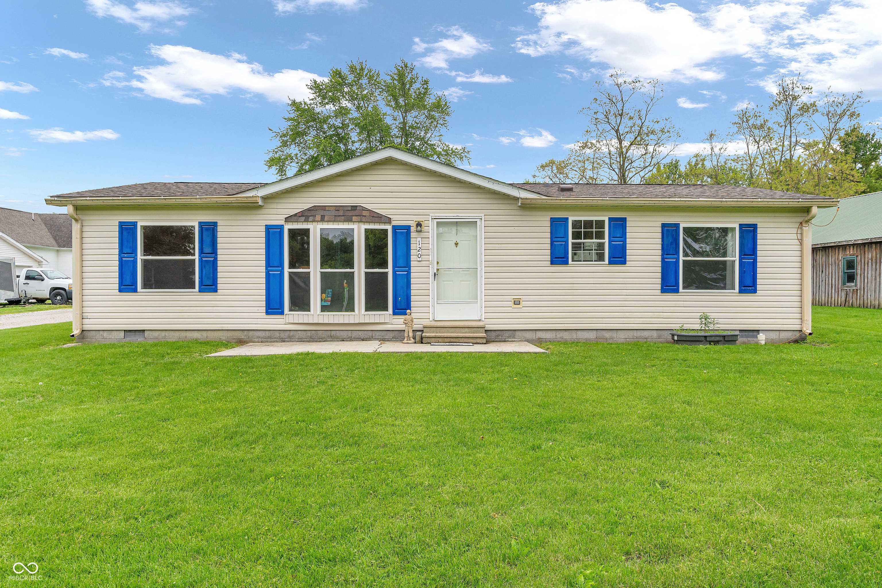 120 Hendricks Street Fillmore, IN 46128 - Photo 2 of 28