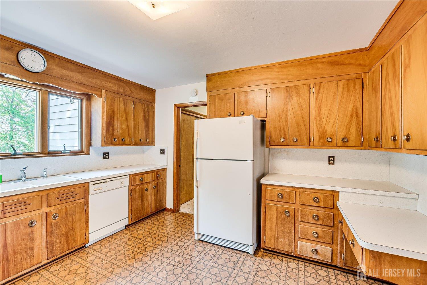 730 Old Post Road Edison, NJ 08817 - Photo 16 of 74