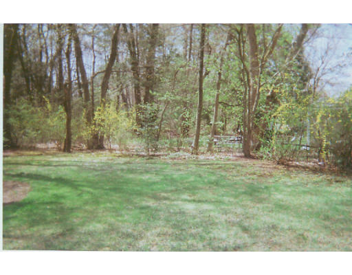 35 Brooks Road Rockland, MA 02370 - Photo 3 of 4 Gallery Image 3