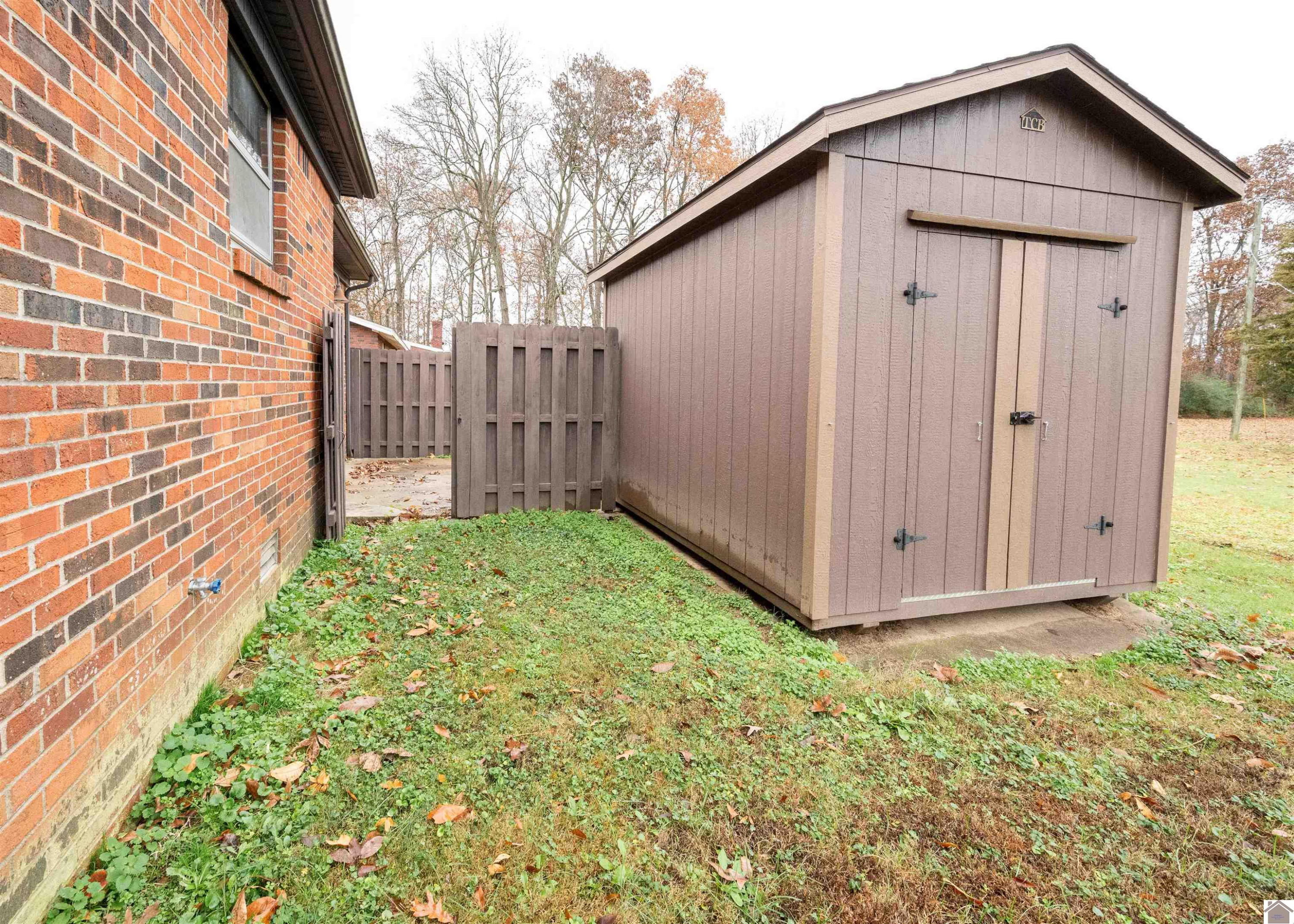 210 Irvin Cobb Road Murray, KY 42071 - Photo 29 of 33 storage shed