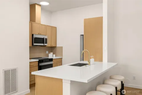 $650,000 | 5235 164th Avenue Southeast, Unit 141, Bellevue, WA 98006