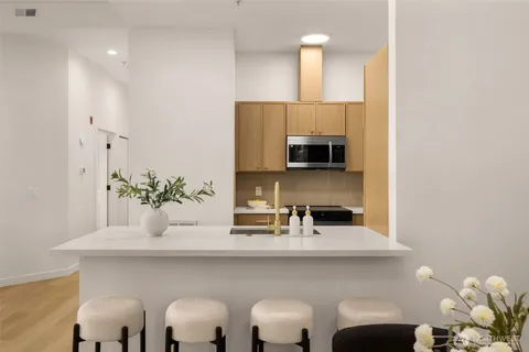 $650,000 | 5235 164th Avenue Southeast, Unit 141, Bellevue, WA 98006