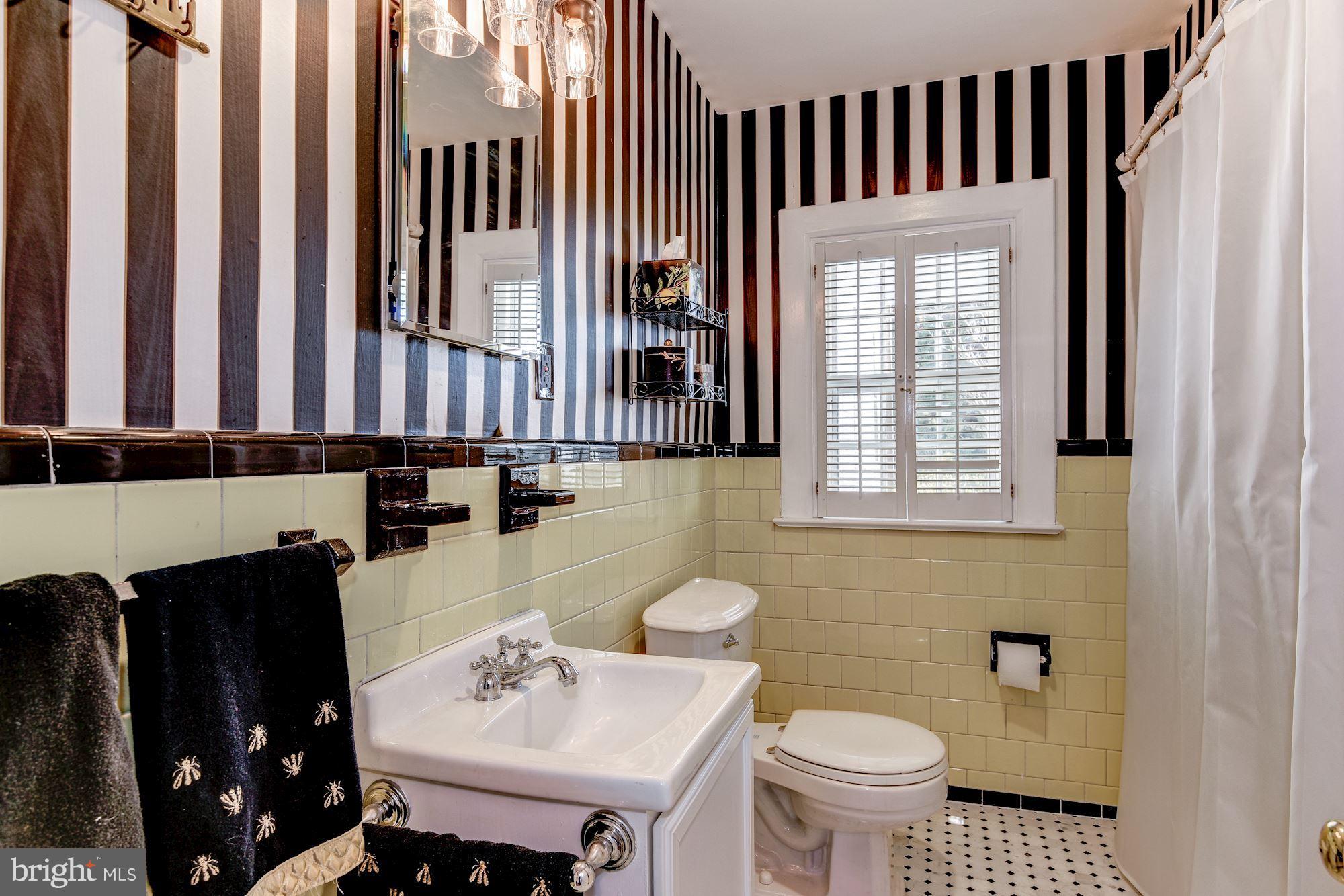 14800 Seneca Road Darnestown, MD 20874 - Photo 19 of 30 Bath #2, Ceramic Tile