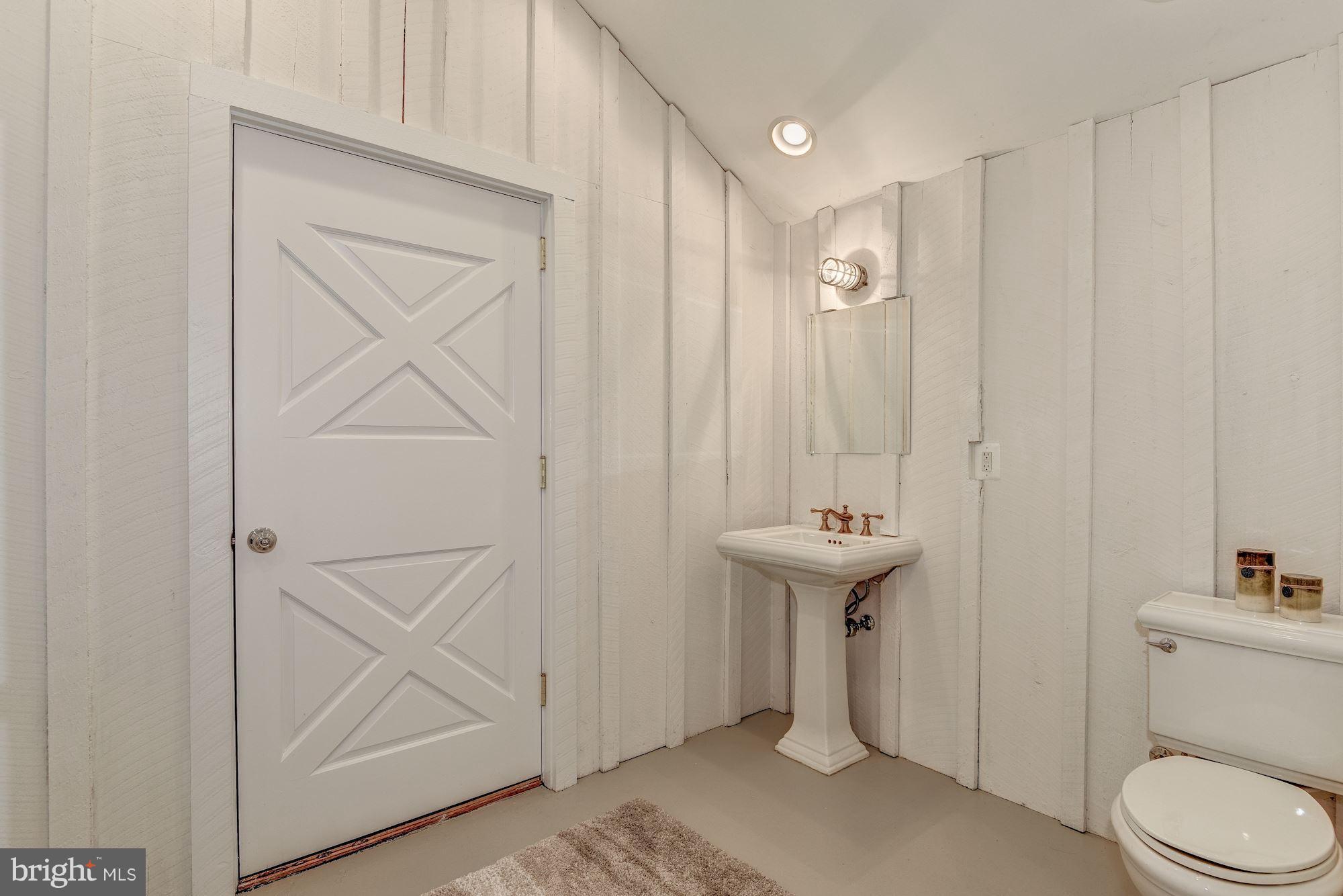 14800 Seneca Road Darnestown, MD 20874 - Photo 23 of 30 Studio Half Bath, there are 2.