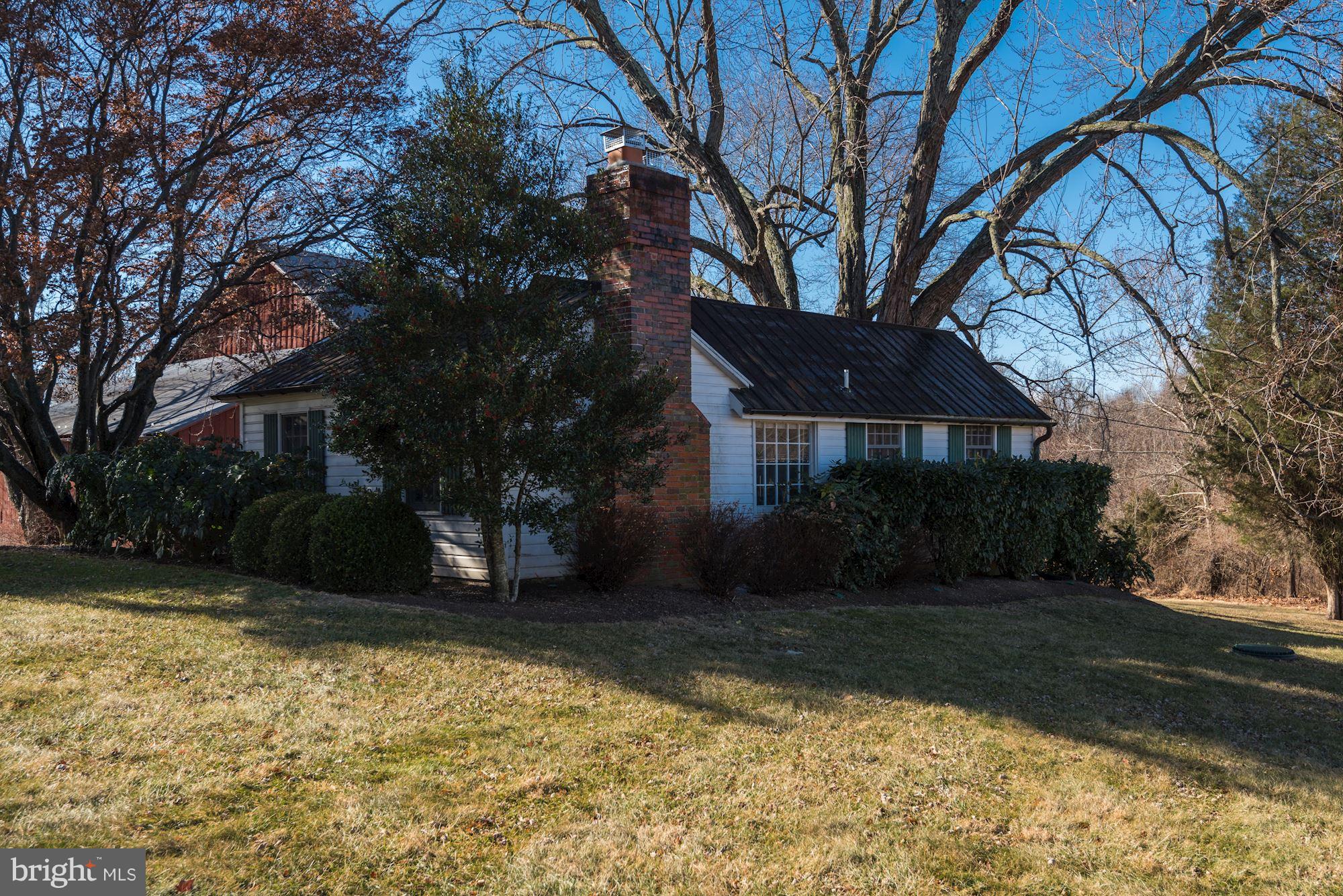 14800 Seneca Road Darnestown, MD 20874 - Photo 27 of 30 Charming Guest House with wood burning Fireplace.