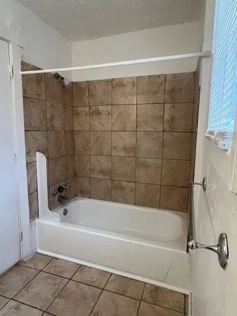 $1,050 | 612 21st Street Northwest, Unit A, Roanoke, VA 24017