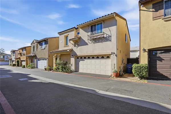 $699,900 | 11379 Villa Del Sol, Pacoima, CA 91331