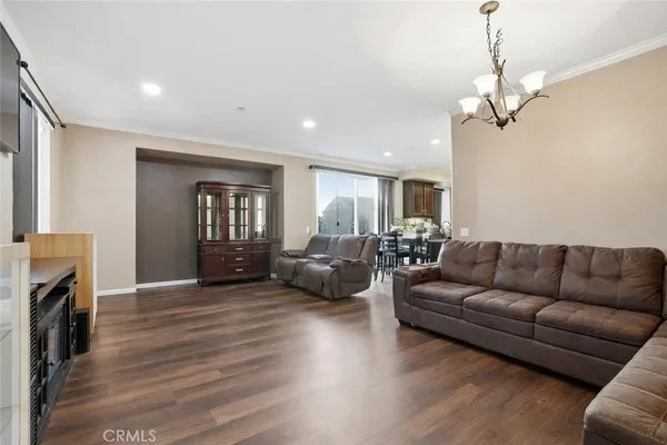 $699,900 | 11379 Villa Del Sol, Pacoima, CA 91331