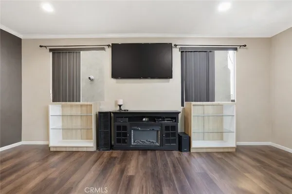 $699,900 | 11379 Villa Del Sol, Pacoima, CA 91331