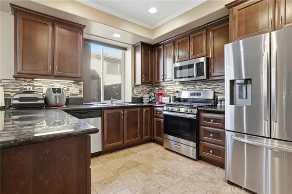 $699,900 | 11379 Villa Del Sol, Pacoima, CA 91331