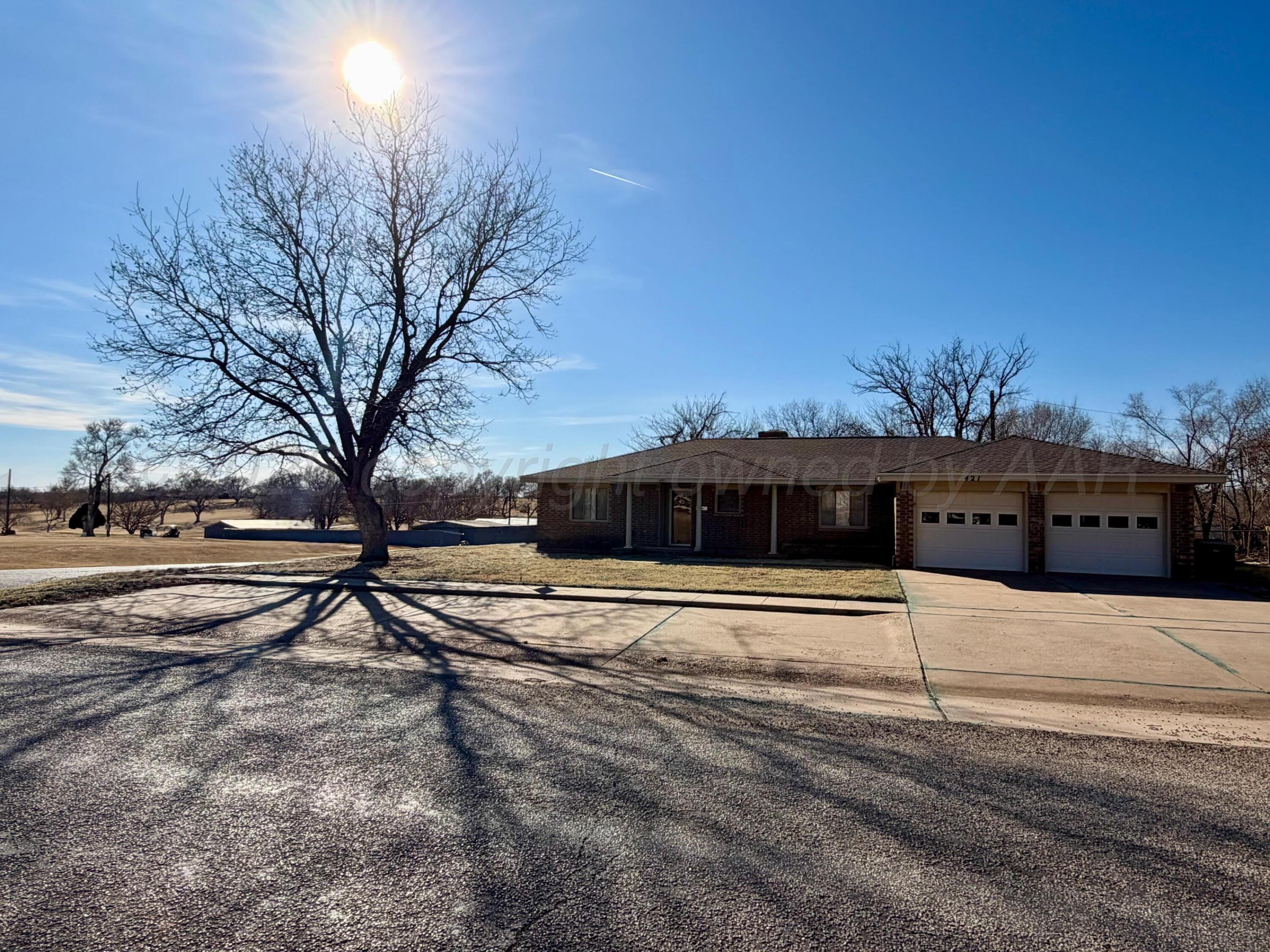 421 South 10th Street Memphis, TX 79245 - Photo 1 of 31 Large Corner Lot