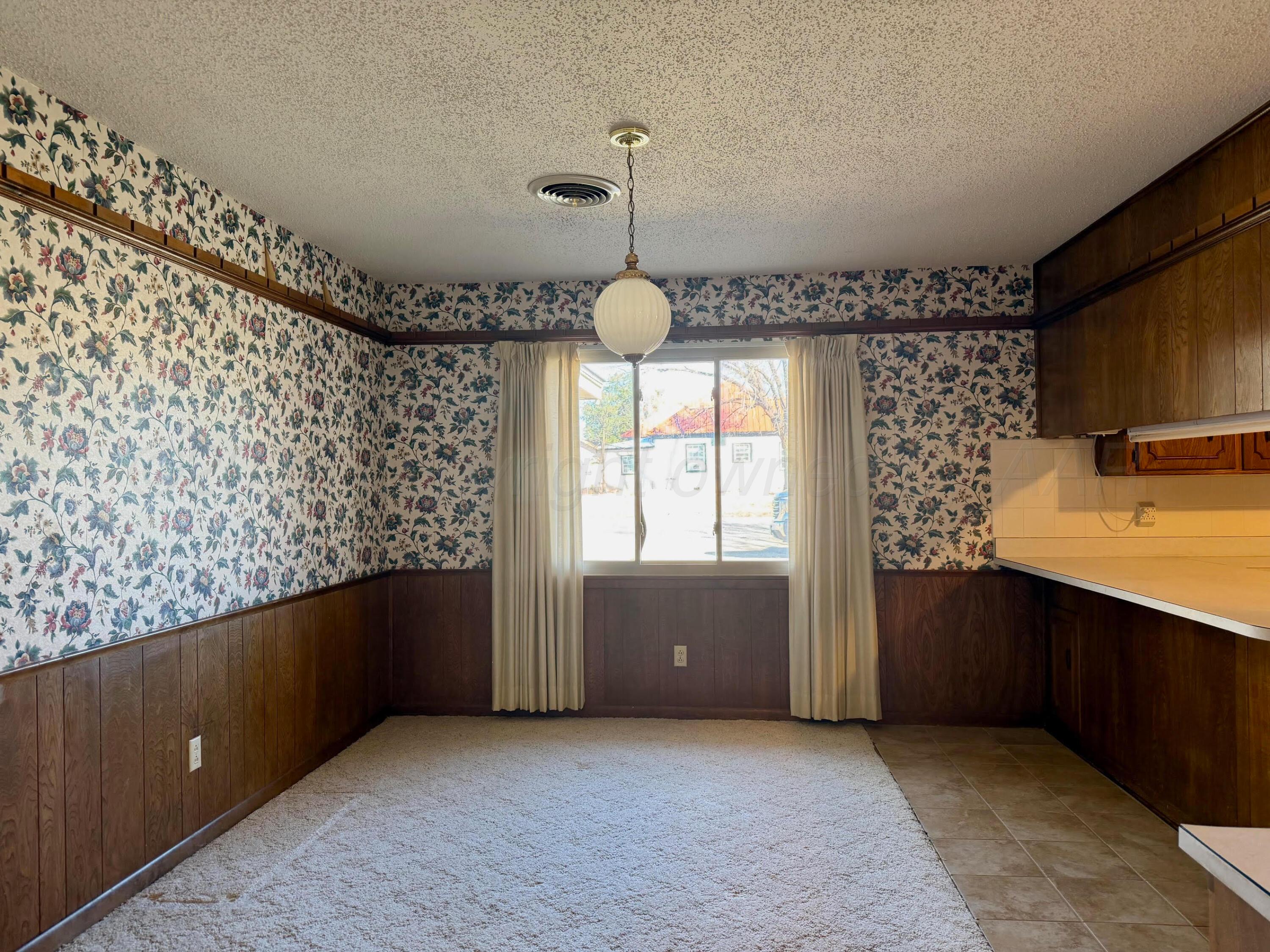 421 South 10th Street Memphis, TX 79245 - Photo 13 of 31 Dining room
