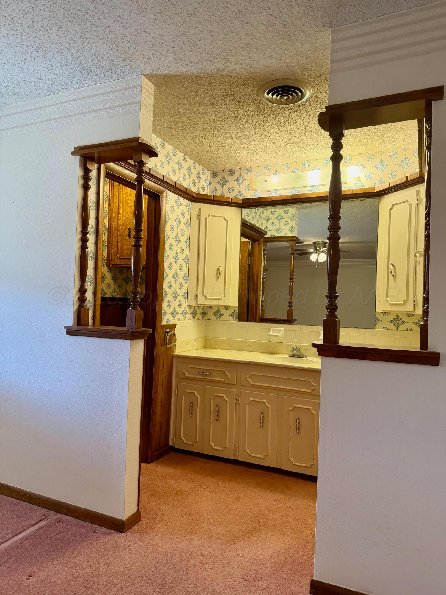 421 South 10th Street Memphis, TX 79245 - Photo 15 of 31 M Bath vanity