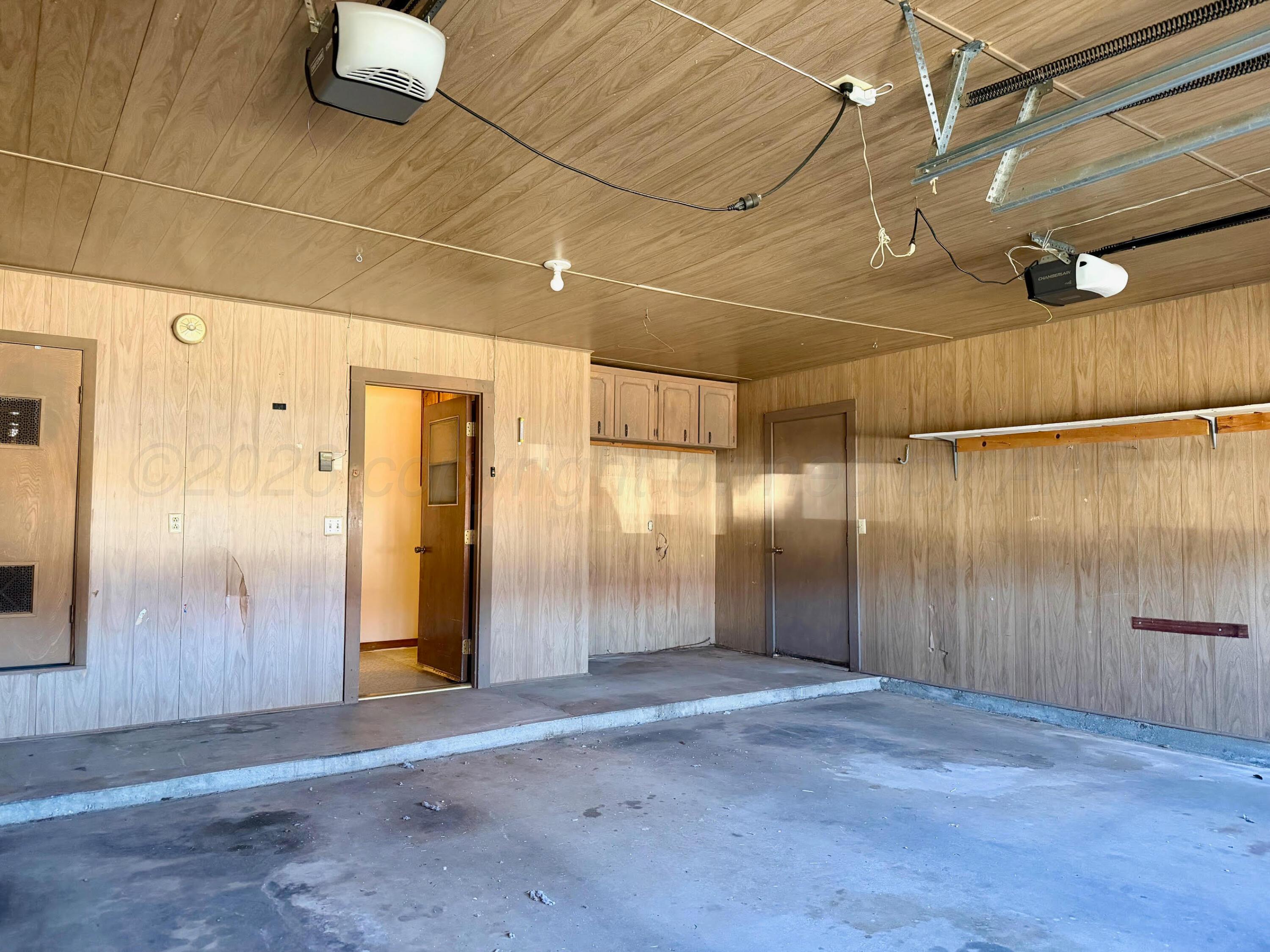 421 South 10th Street Memphis, TX 79245 - Photo 30 of 31 Garage into laundry