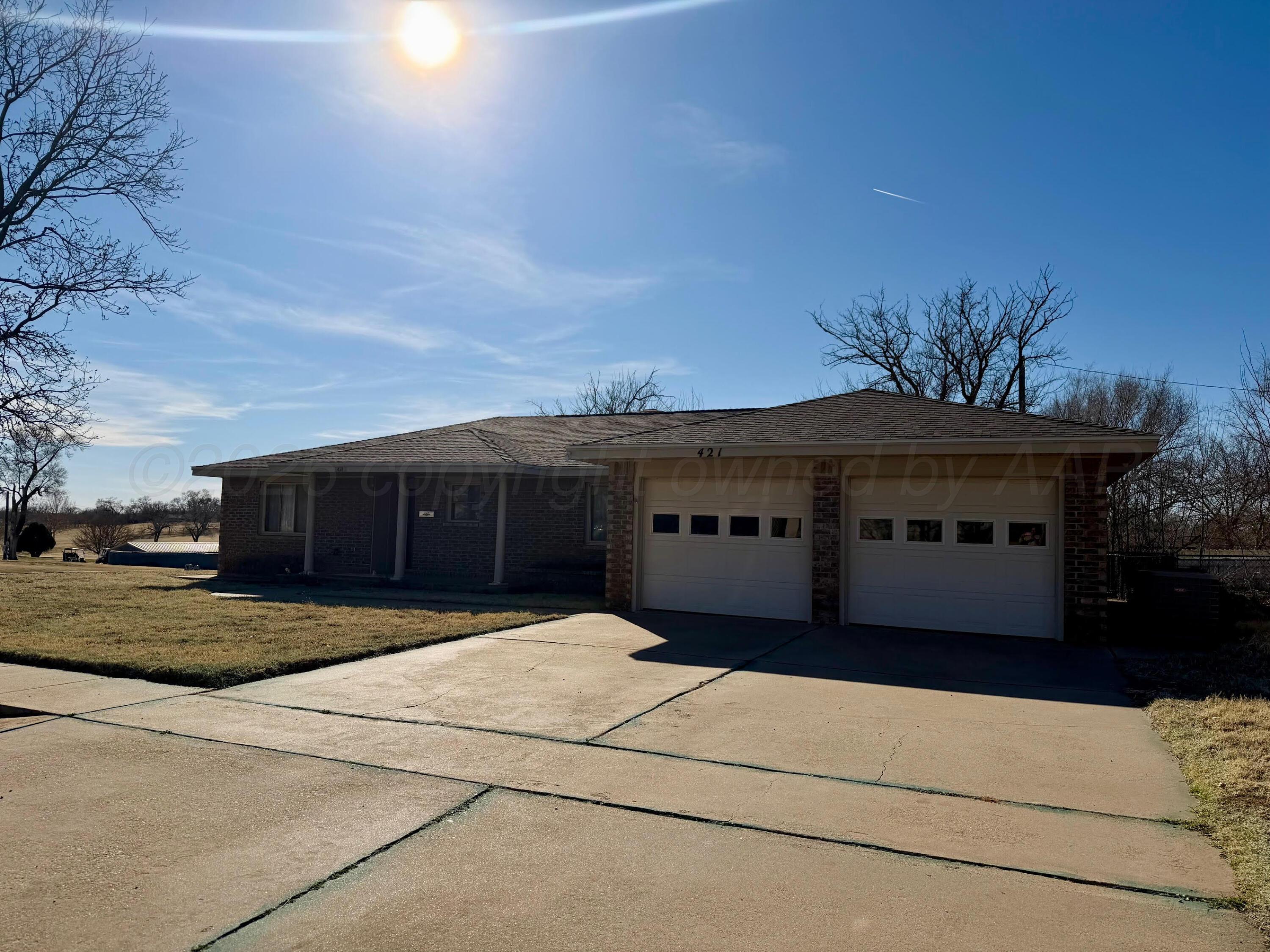 421 South 10th Street Memphis, TX 79245 - Photo 3 of 31 Front of home
