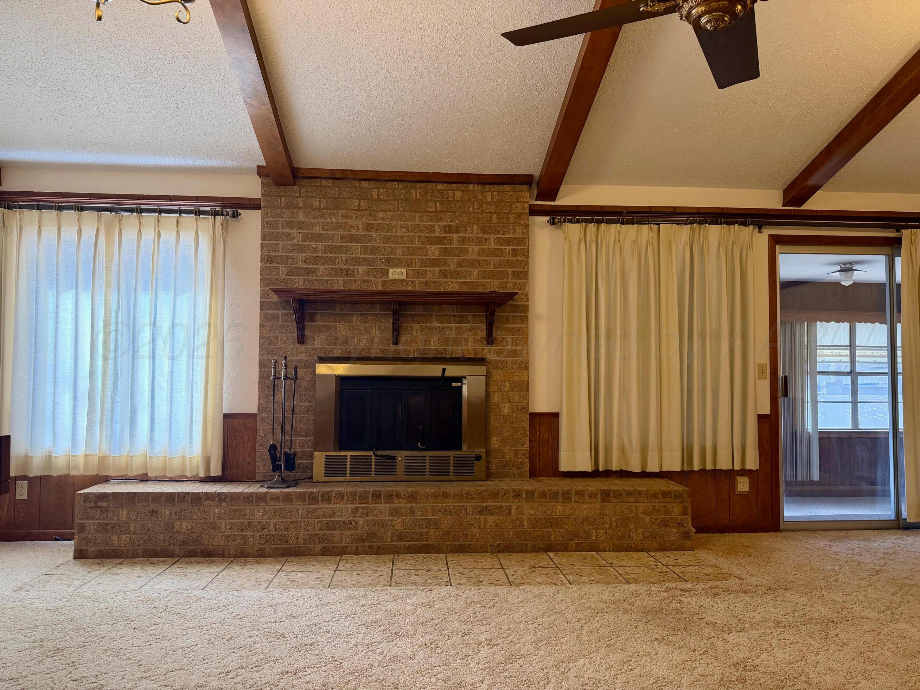 421 South 10th Street Memphis, TX 79245 - Photo 6 of 31 Fireplace