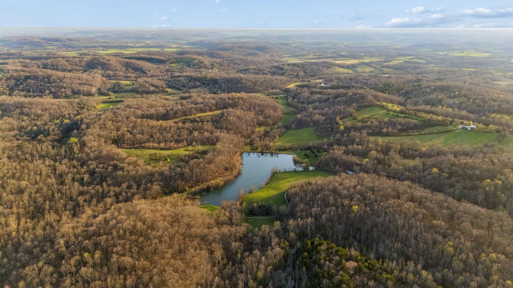 697 Johnson Branch Road Williamsport, TN 38487 - Photo 21 of 31 a view of a city with ocean view