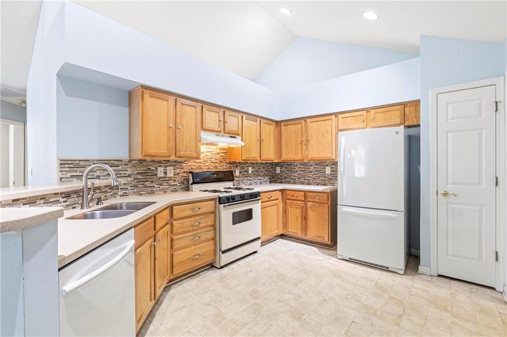 2191 Rockbridge Road Southwest, Unit 1803 Stone Mountain, GA 30087 - Photo 9 of 26