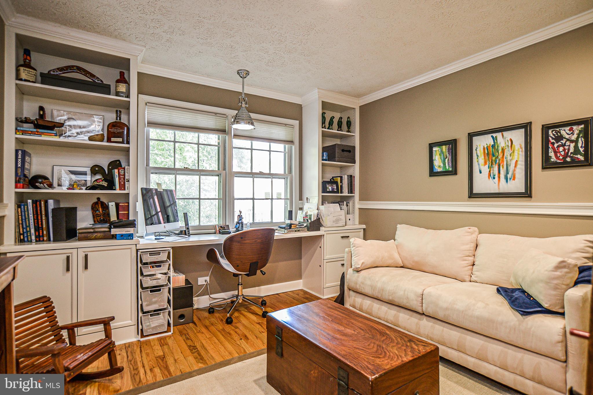 1834 Golf View Court Reston, VA 20190 - Photo 16 of 26 Built in storage and desk in Bedroom #3