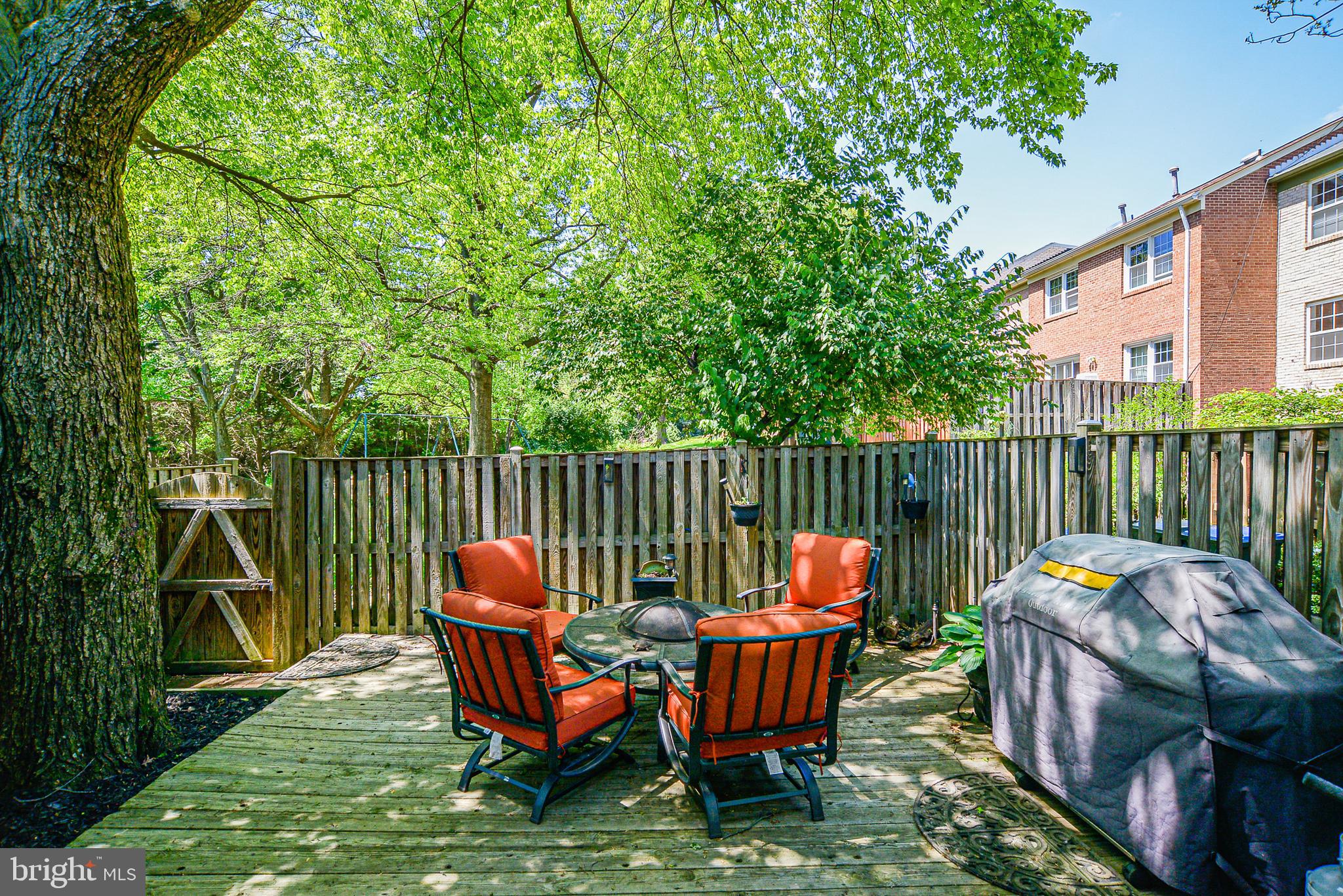 1834 Golf View Court Reston, VA 20190 - Photo 24 of 26 Gallery Image 24