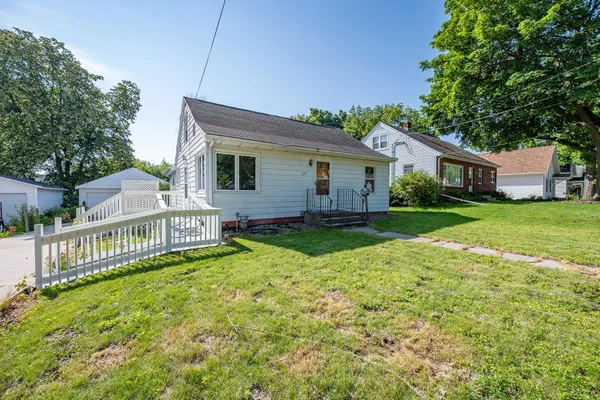 $249,000 | 1003 13th Avenue, Green Bay, WI 54304