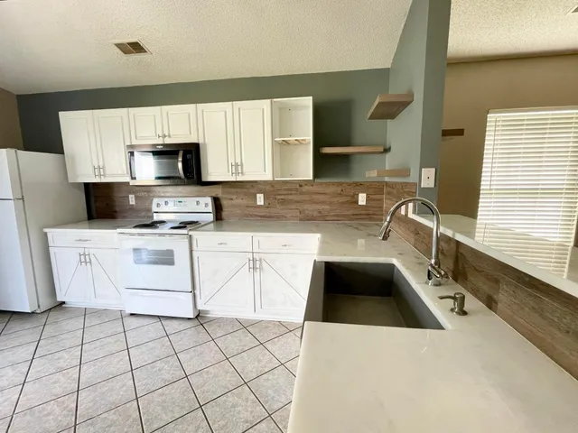 $2,200 | 118 Dundalk Court, Goose Creek, SC 29445