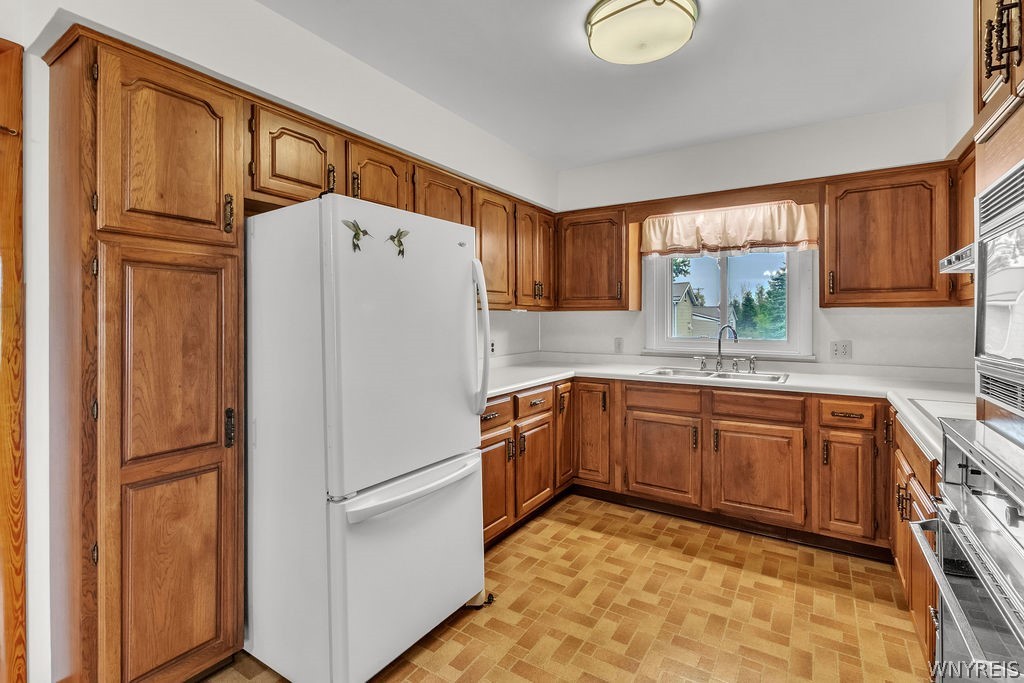 10413 Erie Road Brant, NY 14081 - Photo 15 of 33 Kitchen