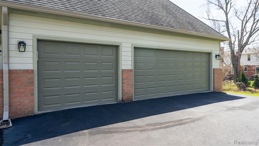 411 Cherry Tree Lane Rochester Hills, MI 48306 - Photo 48 of 61