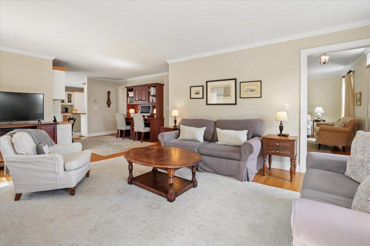 343 North Amherst Road Bedford, NH 03110 - Photo 7 of 57 Gallery Image 7